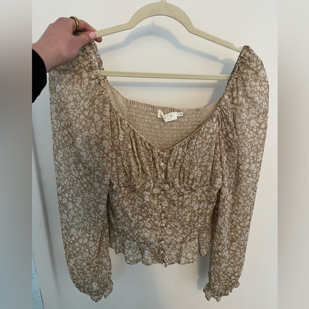 ASTR the label tan floral blouse size large